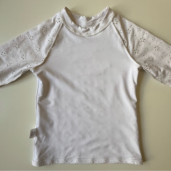 Minnow Girls White Eyelet Long-Sleeve Rashguard - Size 9/10 - Picture 8 of 11
